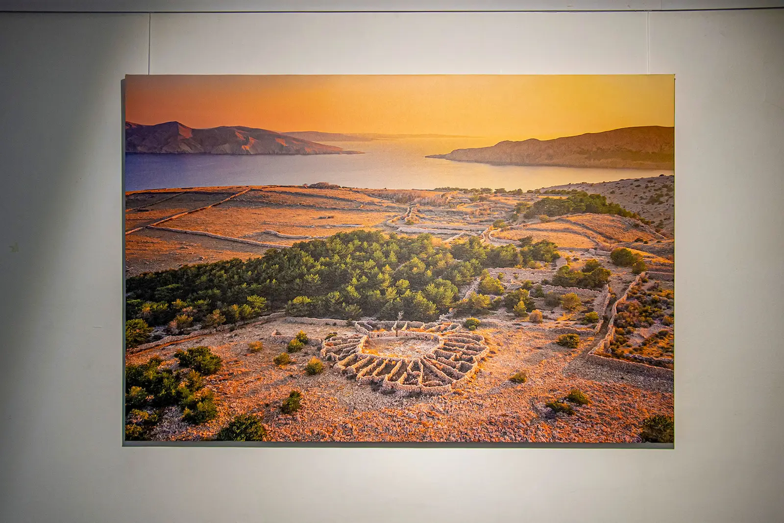 Mrgari, kameni cvjetovi Baške